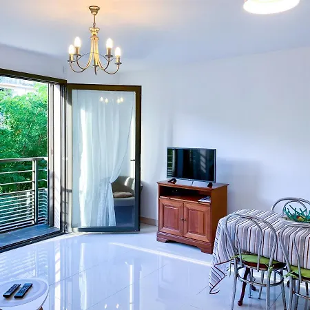 Grand Studio Les Pins A 2 Pas Des Plages De Sable Appartement Juan-les-Pins