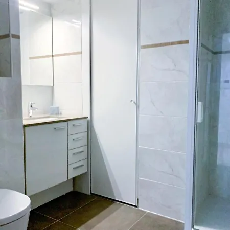 Appartement Grand Studio Les Pins A 2 Pas Des Plages De Sable Juan-les-Pins