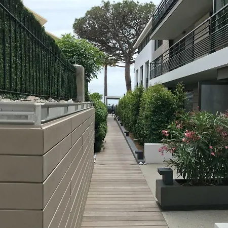 Appartement Grand Studio Les Pins A 2 Pas Des Plages De Sable Juan-les-Pins